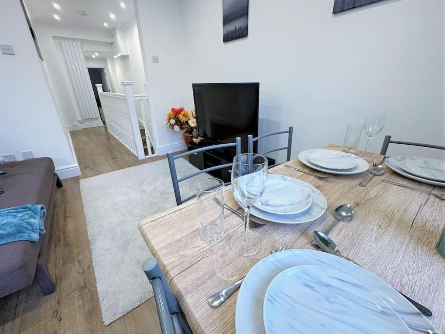 ロンドンStylish 2 Bed Flat In The Heart Of Lewishamアパートメント エクステリア 写真