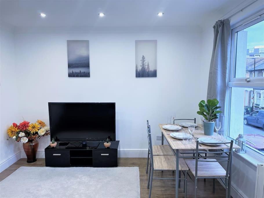 ロンドンStylish 2 Bed Flat In The Heart Of Lewishamアパートメント エクステリア 写真